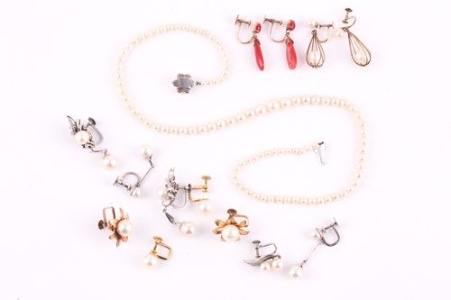 Lot 232 - Five pairs of cultured pearl set screw back...