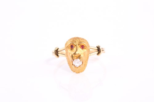 Lot 58 - An unusual novelty yellow gold monkey head...
