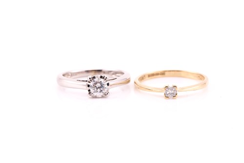 Lot 171 - A single stone diamond ring; the round...