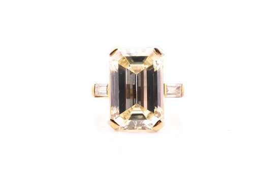 Lot 71 - A rare 11.03ct diamond three-stone Kutchinsky...