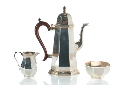 Lot 319 - An Elizabeth II Silver Jubilee three piece...