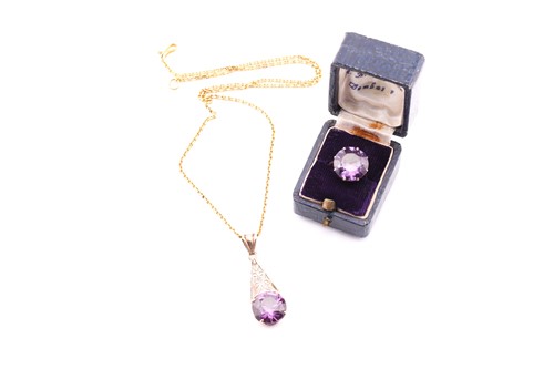 Lot 98 - A lot consisting of a ring and necklace. The...