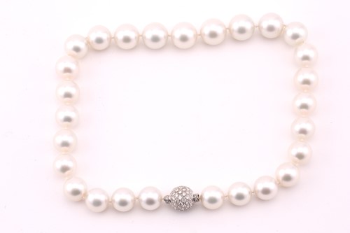 Lot 186 - A South Sea pearl necklace, the twenty seven...