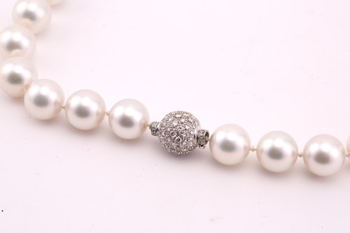 Lot 186 - A South Sea pearl necklace, the twenty seven...