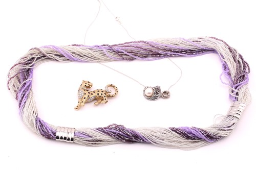Lot 52 - A small quantity of costume jewellery, to...