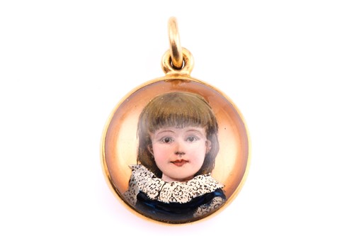 Lot 63 - A late Victorian Essex crystal pendant,...