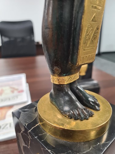 Lot 368 - A fine pair of Retour D’ Egypte ormolu and...