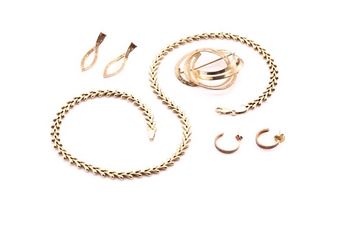 Lot 388 - A 9ct gold necklace, two pairs of textured...