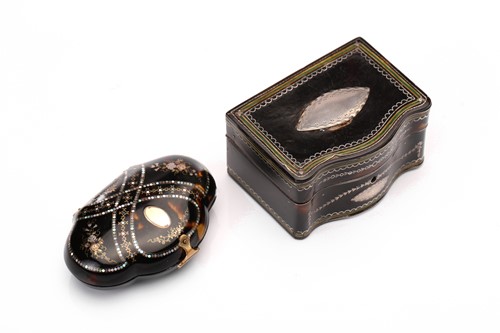 Lot 494 - A George III serpentine fronted tortoiseshell...