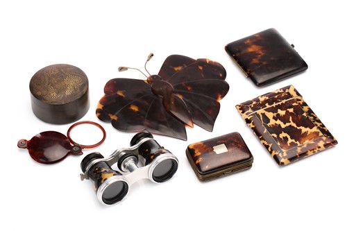 Lot 495 - An early 19th-century blonde tortoiseshell...