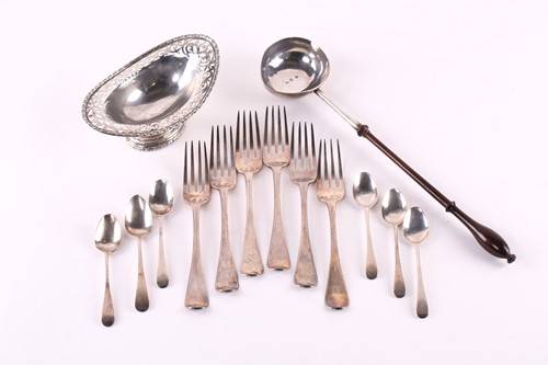 Lot 580 - An 18th-century silver punch ladle, London...