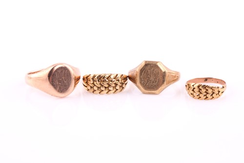 Lot 337 - A 9 carat rose gold signet ring; the oval...