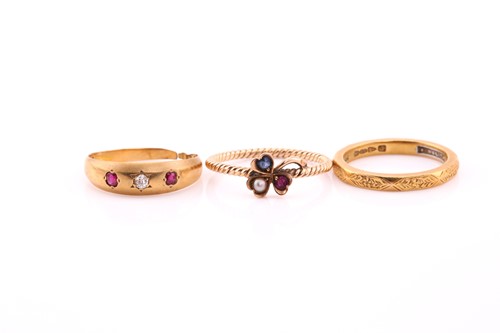 Lot 188 - A 22ct yellow gold wedding band, engraved...