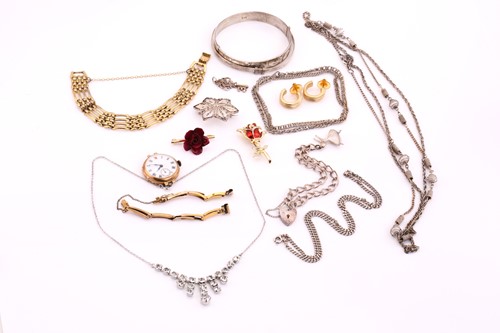 Lot 40 - A small number of miscellaneous bracelets,...