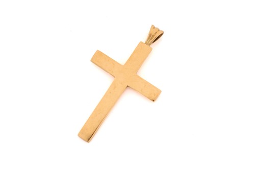 Lot 56 - An 18ct yellow gold cross pendant, with...