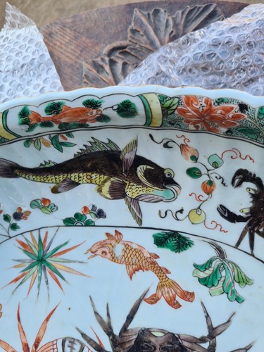 Lot 136 - A Chinese porcelain famille verte oval bowl,...