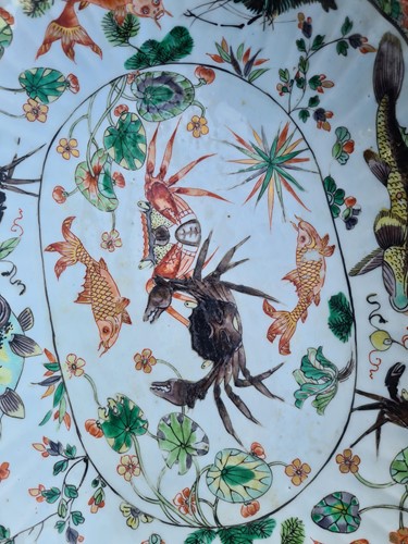 Lot 136 - A Chinese porcelain famille verte oval bowl,...