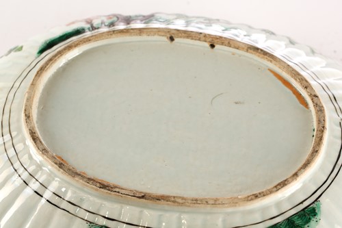 Lot 136 - A Chinese porcelain famille verte oval bowl,...