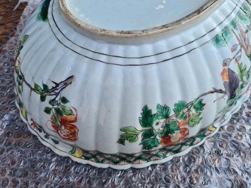 Lot 136 - A Chinese porcelain famille verte oval bowl,...