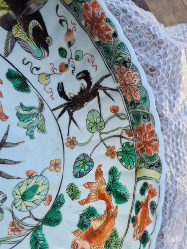 Lot 136 - A Chinese porcelain famille verte oval bowl,...