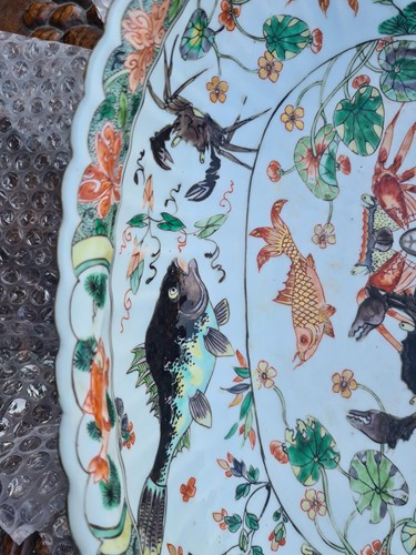Lot 136 - A Chinese porcelain famille verte oval bowl,...