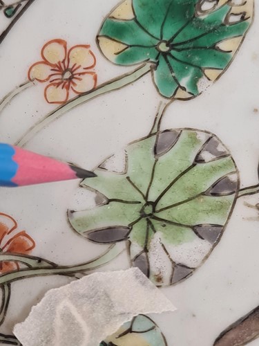 Lot 136 - A Chinese porcelain famille verte oval bowl,...