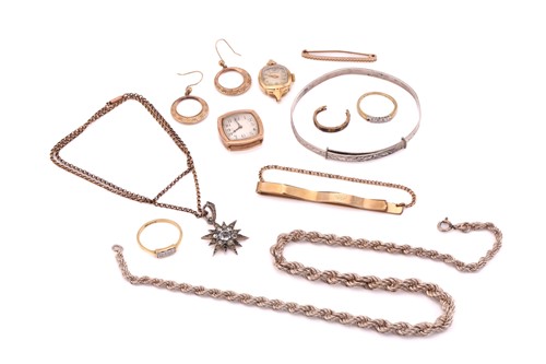 Lot 253 - A miscellaneous collection of two necklaces, a...