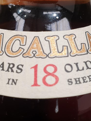 Lot 425 - The Macallan Single Highland Malt Whisky, 18...