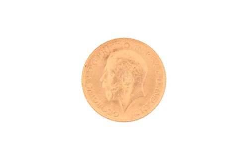 Lot 449 - A George V Royal Mint full Sovereign gold coin,...