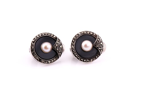 Lot 32 - A pair of silver art deco ear clips,...