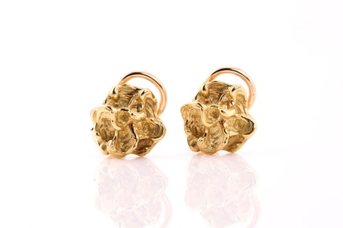 Lot 390 - A pair of David Thomas 18ct gold abstract...
