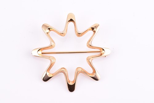 Lot 4 - Georg Jensen - 18ct yellow gold open star...