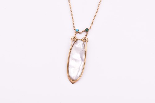 Lot 57 - An Art Nouveau necklace, the oval mother of...
