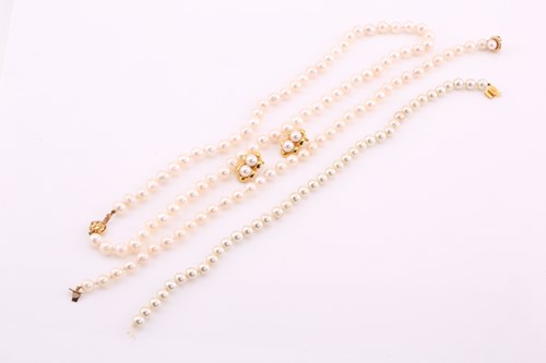 Lot 80 - A lot consists of pearl necklaces and earrings,...