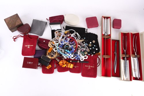 Lot 38 - A quantity of costume jewellery to include a...