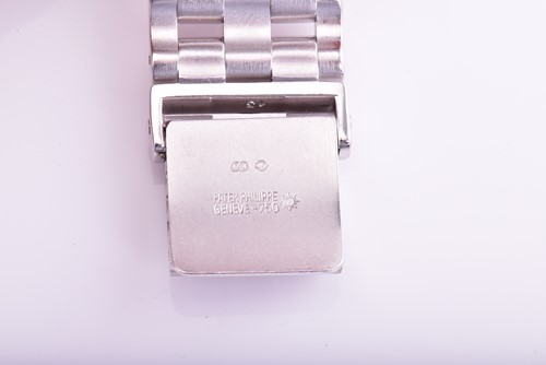 Lot 476 - An excellent example of a Patek Philippe...