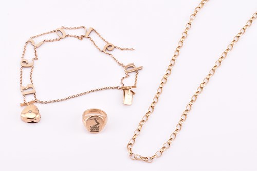 Lot 27 - A small collection of gold jewellery,...
