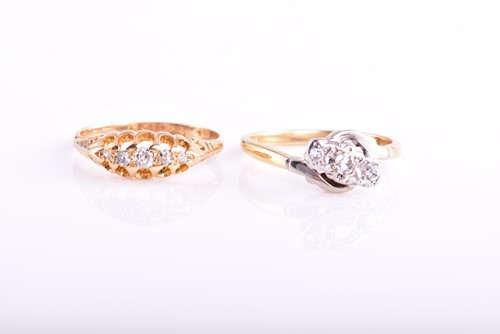 Lot 425 - An Edwardian five stone half hoop diamond ring,...