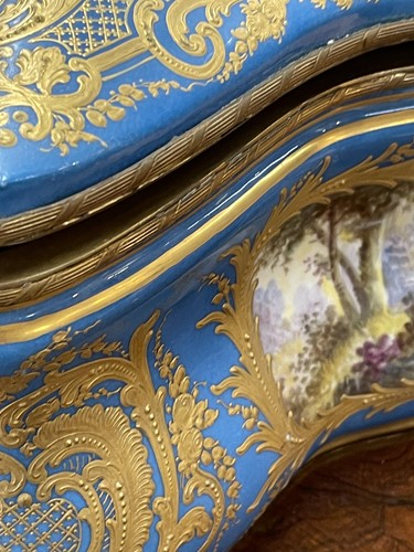 Lot 331 - A large Sevres style porcelain bombe casket,...