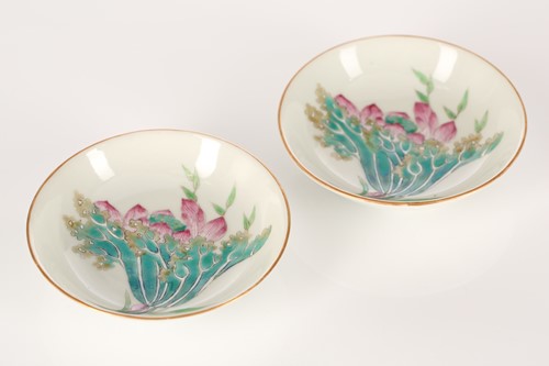Lot 133 - A pair of Chinese porcelain sauce dishes, 20th...