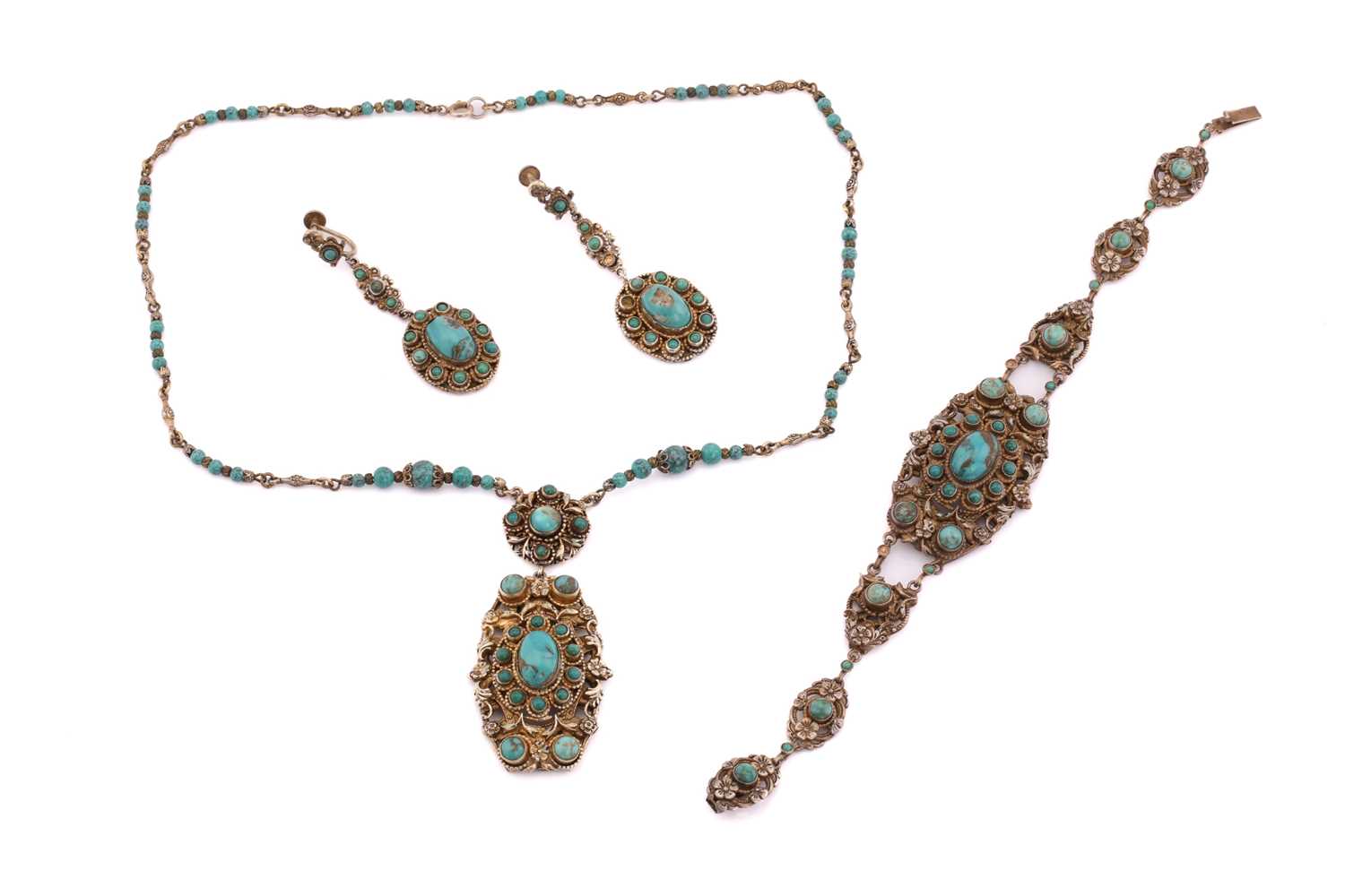 Lot 8 - A suite of turquoise necklace, bracelet and a...
