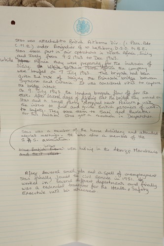 Lot 348 - An interesting collection of WWII items...