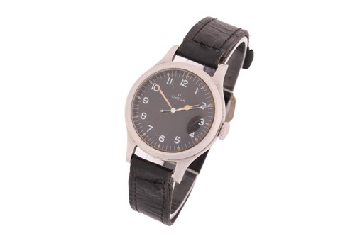 Lot 318 - A WW2 Omega pilots watch with a hand-wound...
