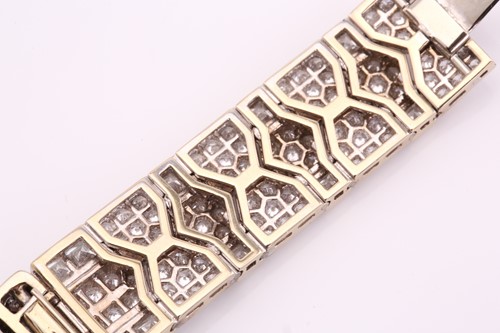 Lot 381 - A diamond set Boucheron high jewellery lady's...