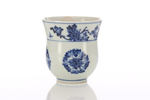 Lot 183 - A Chinese blue & white zha dou, Qing, painted...