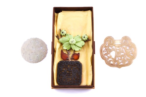Lot 114 - A large Chinese brooch and two Chinese carved...