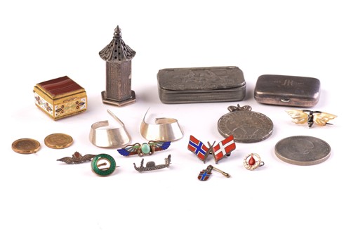 Lot 353 - A Georg Jensen pill box, and a quantity of...