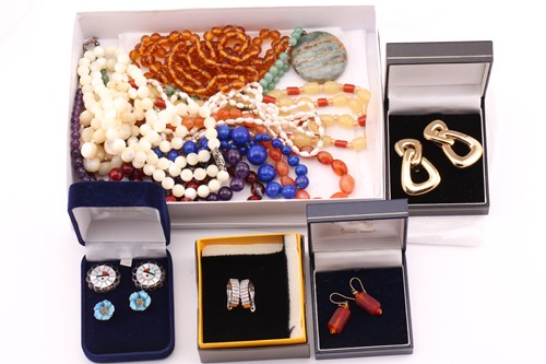 Lot 140 - A collection of mixed beaded necklaces and...