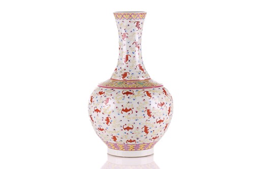 Lot 189 - A Chinese porcelain Tianqiuping bat vase,...