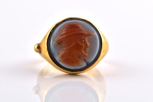 Lot 280 - A Near Eastern ring with sardonyx cameo,...